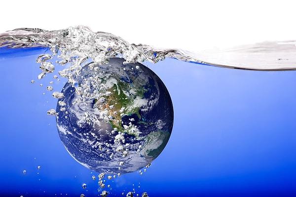7. Mavi zemin, Dünya'daki yaşam için son derece önemli bir yere sahip olan suyu temsil ediyor.