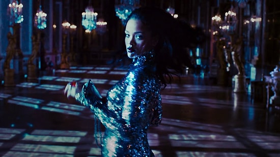 Dior'un İlk Siyahi Yüzü Olan Rihanna'nın 4 Dakikalık Görkemli Videosu