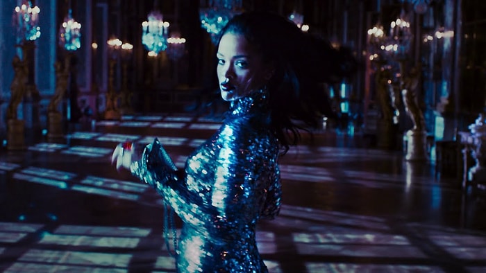 Dior'un İlk Siyahi Yüzü Olan Rihanna'nın 4 Dakikalık Görkemli Videosu