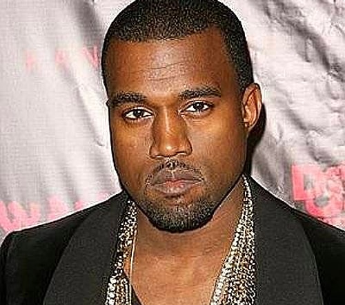 Kadınların Diz Kapaklarında Kendine Yer Bulan 14 Kanye West Silüeti