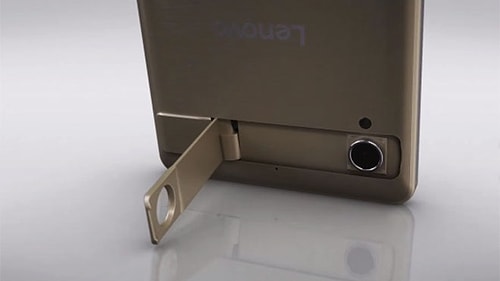 Lenovo'nun Projektörlü Telefonu Her Yüzeyi Dokunmatik Ekrana Dönüştürüyor