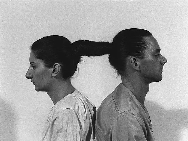 İnsanı Hüzünlendiren Gerçek Bir Aşk Hikayesi: Marina Abramovic ve Ulay İnsanı Hüzünlendiren Gerçek Bir Aşk Hikayesi: Marina Abramovic ve Ulay