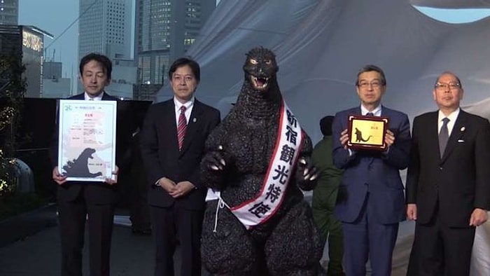 Godzılla'ya Japonya'da Oturma İzni Verildi