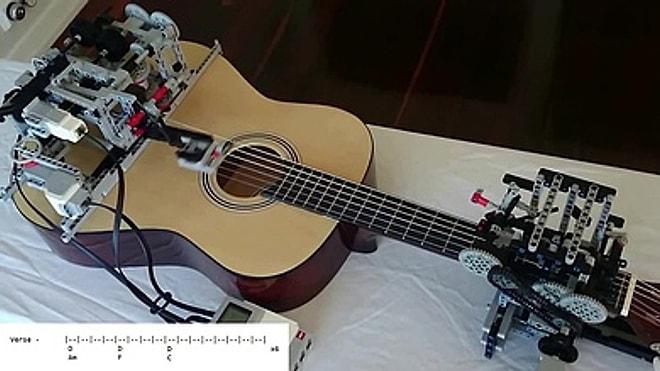 Gitar Çalan Lego Robot