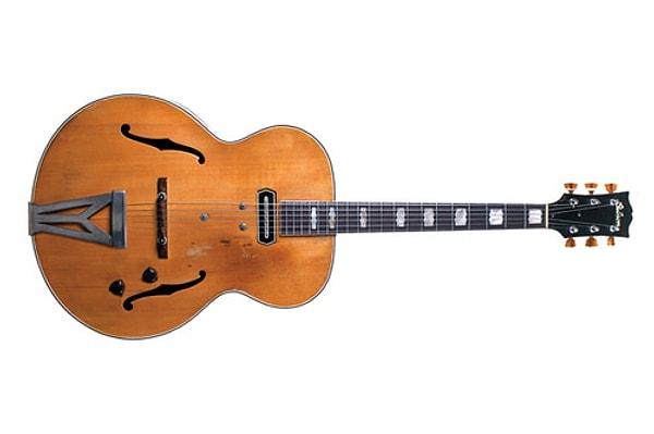 15. Lynn Wheelwright’ın Charlie Christian Gibson ES-250 Gitarı