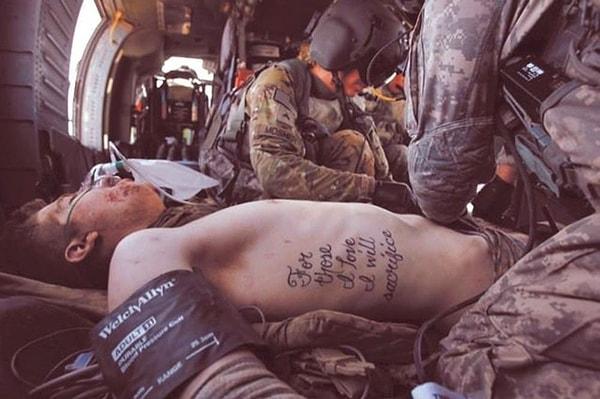 3. İki bacağını ve bir kolunu kaybeden asker Kyle Hockenberry'nin gerçekleşen dövmesi: