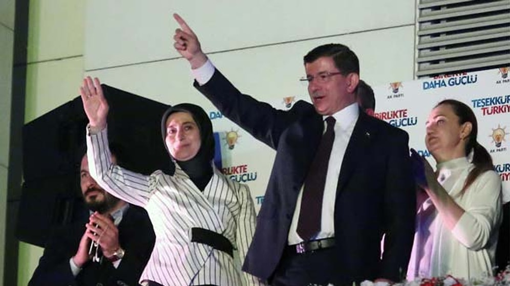 Başbakan Davutoğlu'nun Balkon Konuşmasına Sosyal Medyadan Tepkiler