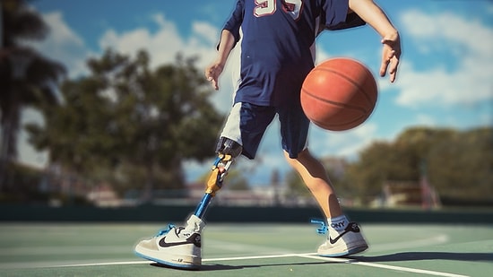 Tek Bacağı Olmayan 9 Yaşındaki Ezra'nın Büyüleyici Hikayesi