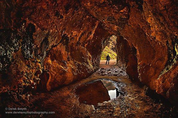 17. The Stormlands: Cushendun Mağaraları, Kuzey İrlanda