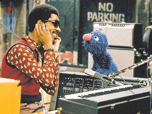 40. Susam Sokağı çekimlerinde Stevie Wonder (1973)