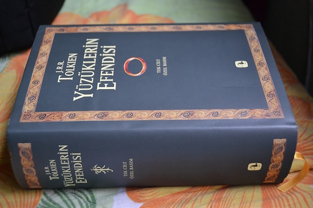 J.R.R. Tolkien - Yüzüklerin Efendisi