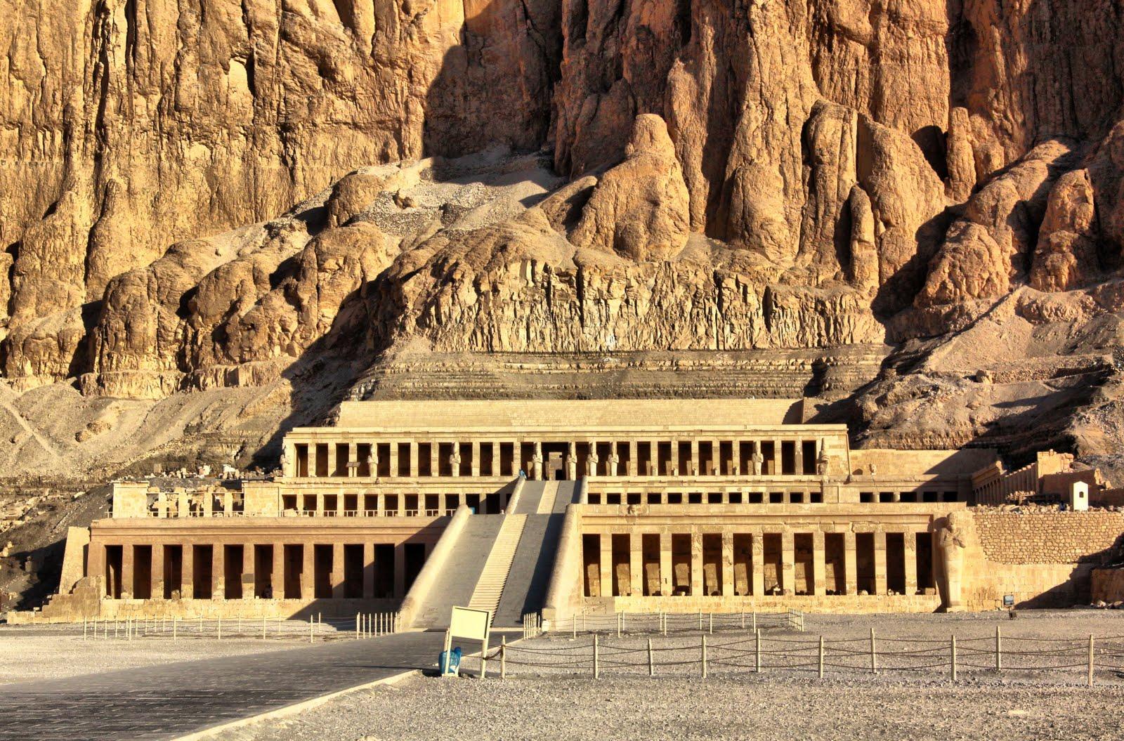 Statues at the 3rd Terrace, Temple of Hatshepsut, Deir el Bahri, Thebes, Luxor, Egypt без смс