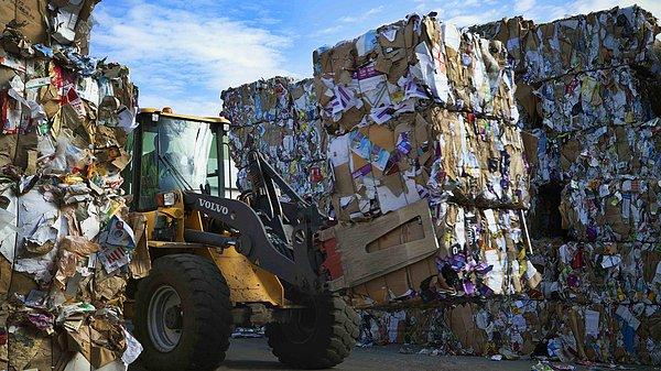 2015'te 2 milyon ton çöp ithal etti