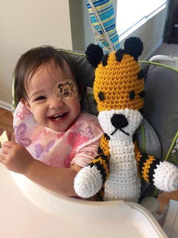 1-) 11 aylık Layla Grubb’ın, sağ gözünde katarakt tespit edildi.