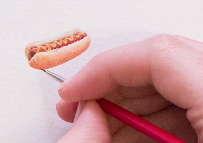 Aşırı Gerçekçi ve Miniklikte Sosisli Çizimi