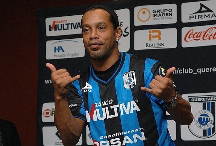 Ronaldinho'nun Sözleşmesi Feshedildi