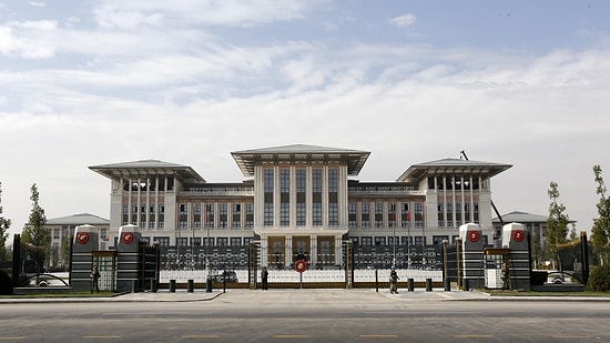 Ali Babacan'ın Danışmanından Saray Eleştirisi: 'Kibir, Gurur, İsraf'