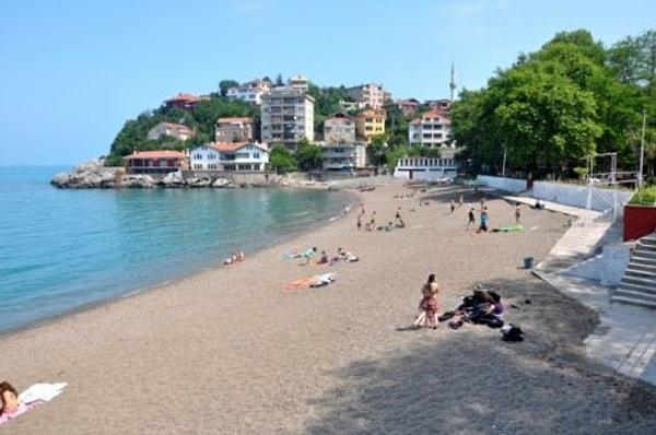 2. Zonguldaklı olmak; Yazı Kapuz Plajı'nda geçirmektir.