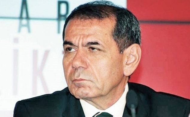 7. Disiplinsizliği, kulüp tesislerinde çırılçıplak dolaşması gibi türlü çılgınlıkları yüzünden Trabzonspor'dan gönderilen Luis Cavanda 1 milyon 750 bin euroya transfer edilmişti. Sebebiniyse kimse bilmiyor...