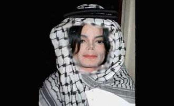 33. Michael Jackson'ın islamiyete geçtiği iddiaları da dle getiriliyordu.