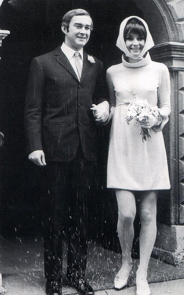 1968 yazında, İtalyan psikiyatrist Andrea Dotti'yle tanışan Audrey, yeniden aşık olmuştu. Etrafındaki hiç kimse onaylamasa da, Andrea ile 1969 yılının Ocak ayında evlendiler.