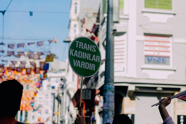 3. Hâlâ normalleşemeyenlerin yüzüne haykırdı: TRANS KADINLAR VARDIR.