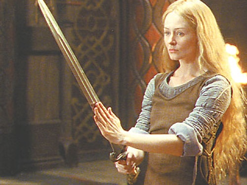 Ellaria Sand, Daenerys Targaryen, Cersei, Arya, Sansa, Catelyn stark, Missandei, Margaery Tyrell, Brienne of Tarth, Ygritte, Olenna Tyrell gibi Westeros kadınlarının karşısında Galadriel, Arwen, Eowyn gibi zayıf Orta Dünya kadınlarının hiç ama hiç şansı yok.
