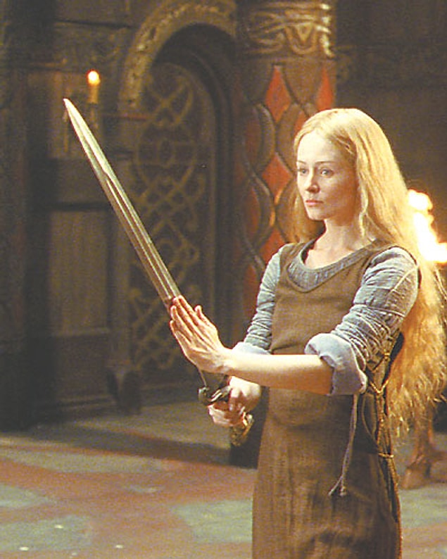11. Ellaria Sand, Daenerys Targaryen, Cersei, Arya, Sansa, Catelyn stark, Missandei, Margaery Tyrell, Brienne of Tarth, Ygritte, Olenna Tyrell gibi Westeros kadınlarının karşısında Galadriel, Arwen, Eowyn gibi zayıf Orta Dünya kadınlarının hiç ama hiç şansı yok.