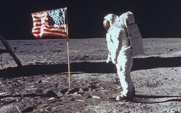 19. 1969 yılında ilk Ay Yürüyüşü gerçekleştirildi.
