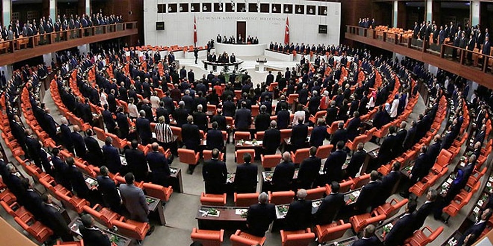 Meclis'te Esrarengiz Notlar:  'Yemin Etme'