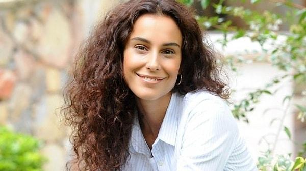 Arzum Onan da Pınar Altuğ'un paylaşımına kayıtsız kalamayarak "Nasıl küçüğüz Pınar" yorumunda bulundu.
