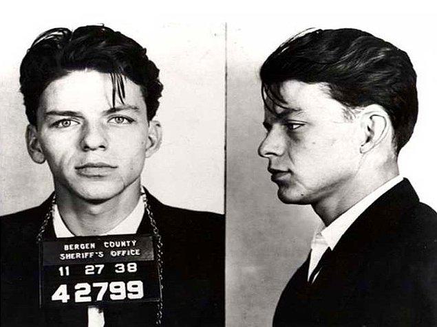 1. Frank Sinatra'nın Sabıka Fotoğrafı