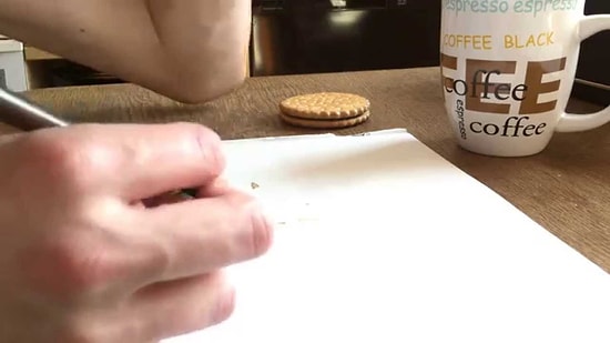 Kahve Lekesinden Canavar Yaratan İllustrator