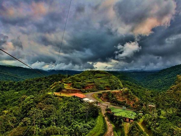 20. Kosta Rika'nın yemyeşil yağmur ormanlarını saatlerce izlemek isteyebilirsiniz.