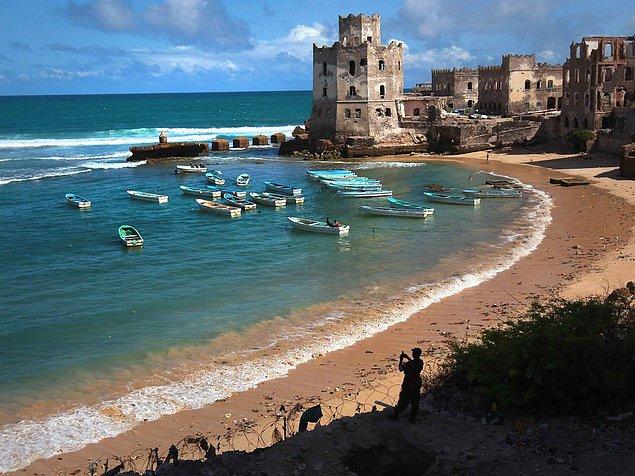 2. Somali: 400 turist