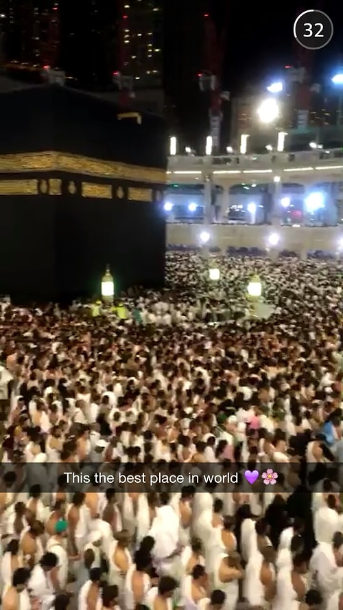 Kabe'de bulunan snap'çiler hallerinden memnun.