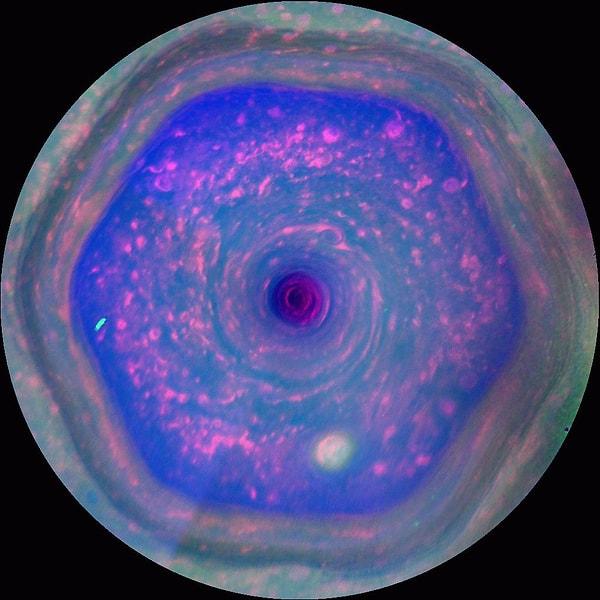 3. Satürn'ün renklendirilmiş hali