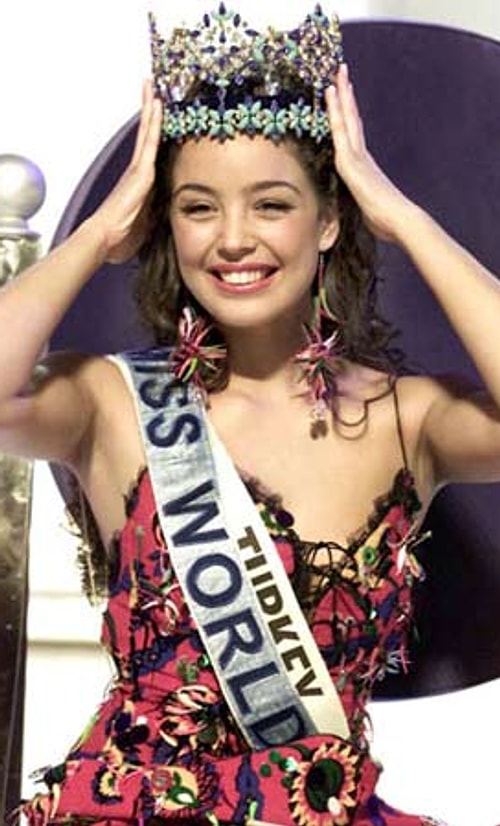 Azra Akın