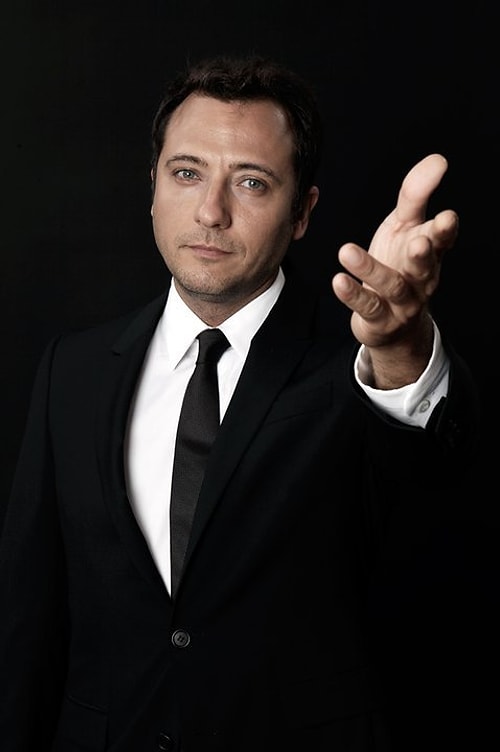 Yiğit Özşener