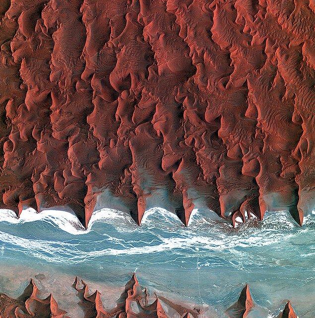 30. Namib Çölü'nün uzaydan görünüşü