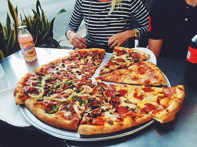 8. Canınız gecenin bi saatinde pizza yemek isterse, gecenin bi saatinde pizza yersiniz.