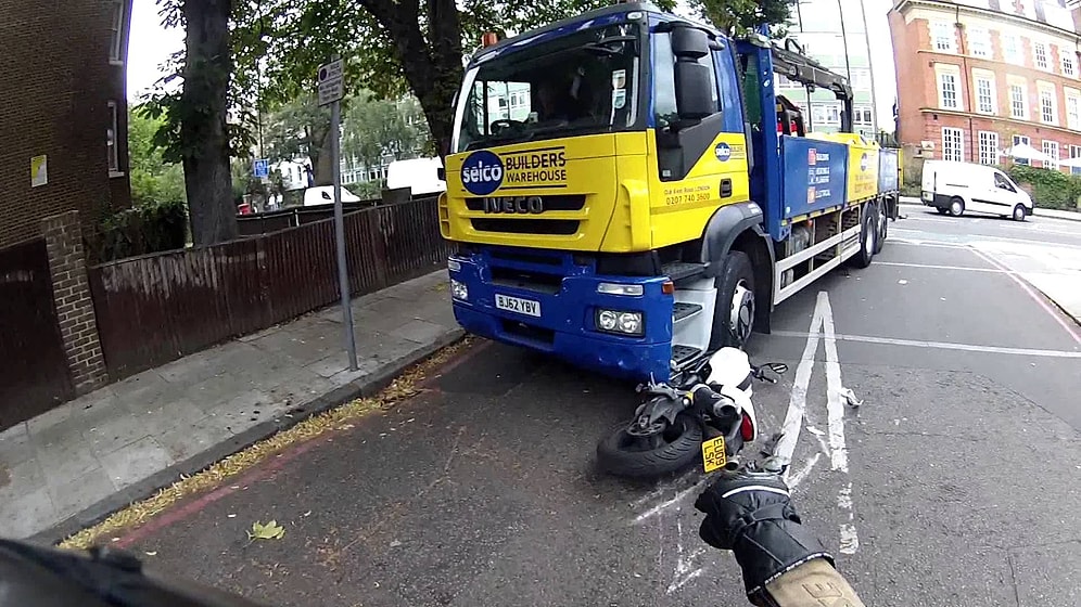 Üzerine Gelen Vincin Altında Kalmaktan Son Anda Kurtulan Adam