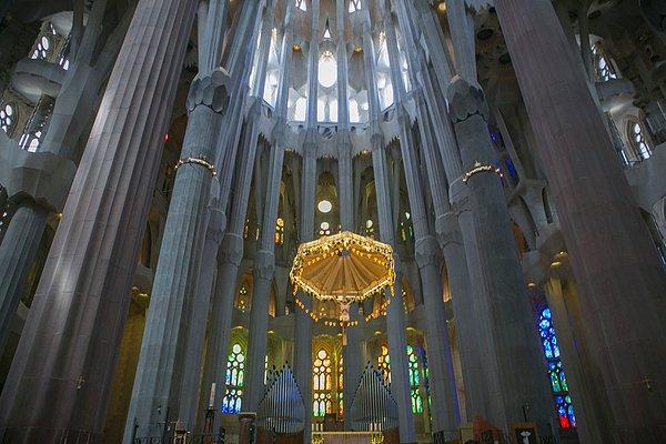 13. La Sagrada Familia; Barcelona, İspanya