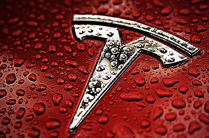 Tesla Arkadaşlarını Yönlendiren Kullanıcılarına İndirim ve Ücretsiz Model X Teklif Ediyor