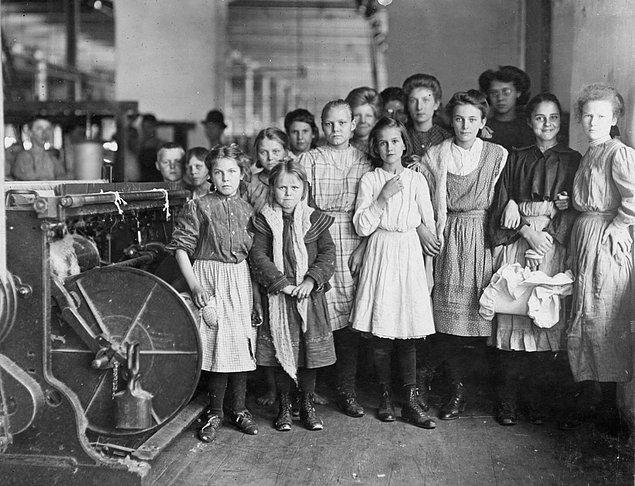4. Güney Karolina'da dokuma fabrikasında çalışan çocuklar. (1908)