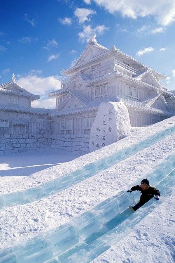Japonya Sapporo şehrinde kar festivaline gitmeye ne dersin?
