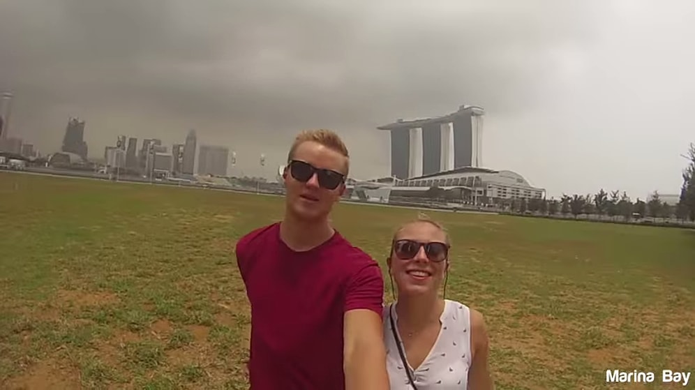 Ellerini Şaklatarak Singapur ve Çevresini Gezen Çiftin Kıskanılacak Görüntüleri