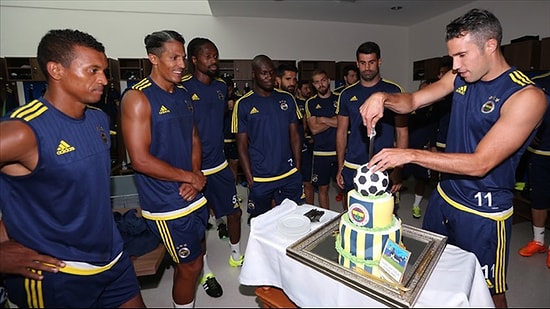 Van Persie'ye Sürpriz Doğum Günü Partisi