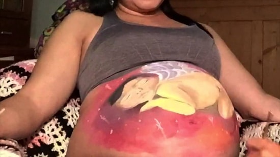 Karnına Çocuğunun Resmini Çizdiren Hamile Kadın