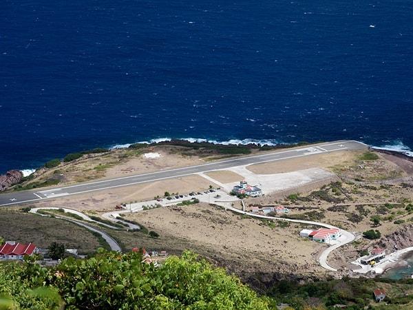 5. Juancho E. Yrasquin Uluslararası Havaalanı - Saba Adası